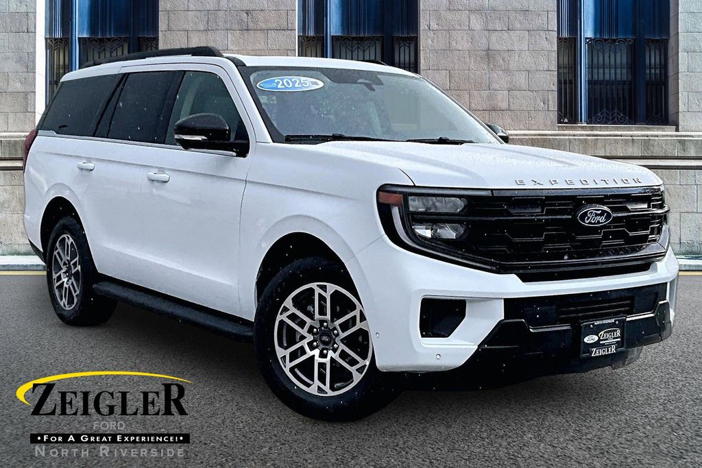 2025 Ford Expedition Active