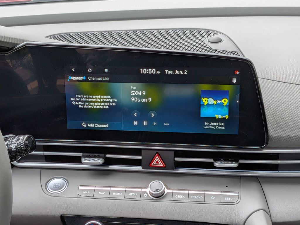 2025 Hyundai Elantra SEL - Photo 16