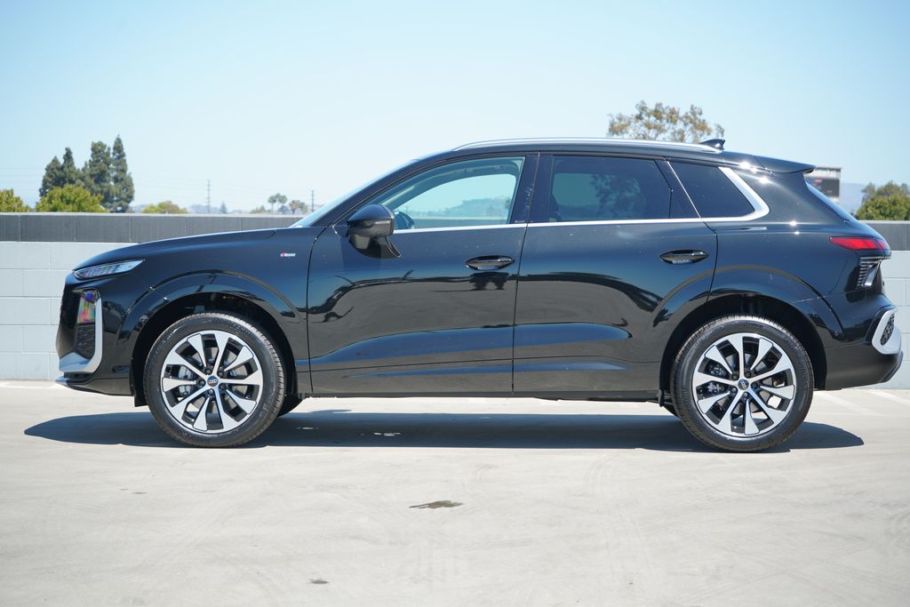 Thumbnail: 2026 Audi Q3 - 3