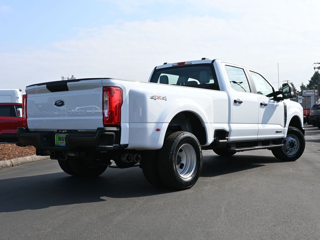 2026 Ford Super Duty F-350 DRW XL