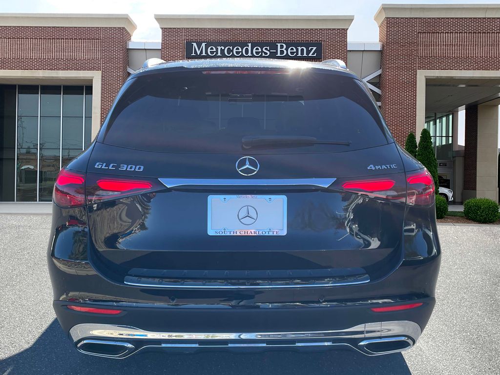 2025 Mercedes-Benz GLC 300 6