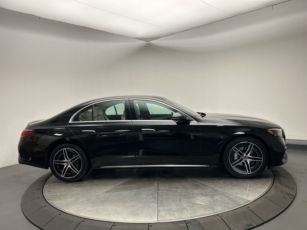 Thumbnail: 2025 Mercedes-Benz E-Class - 8