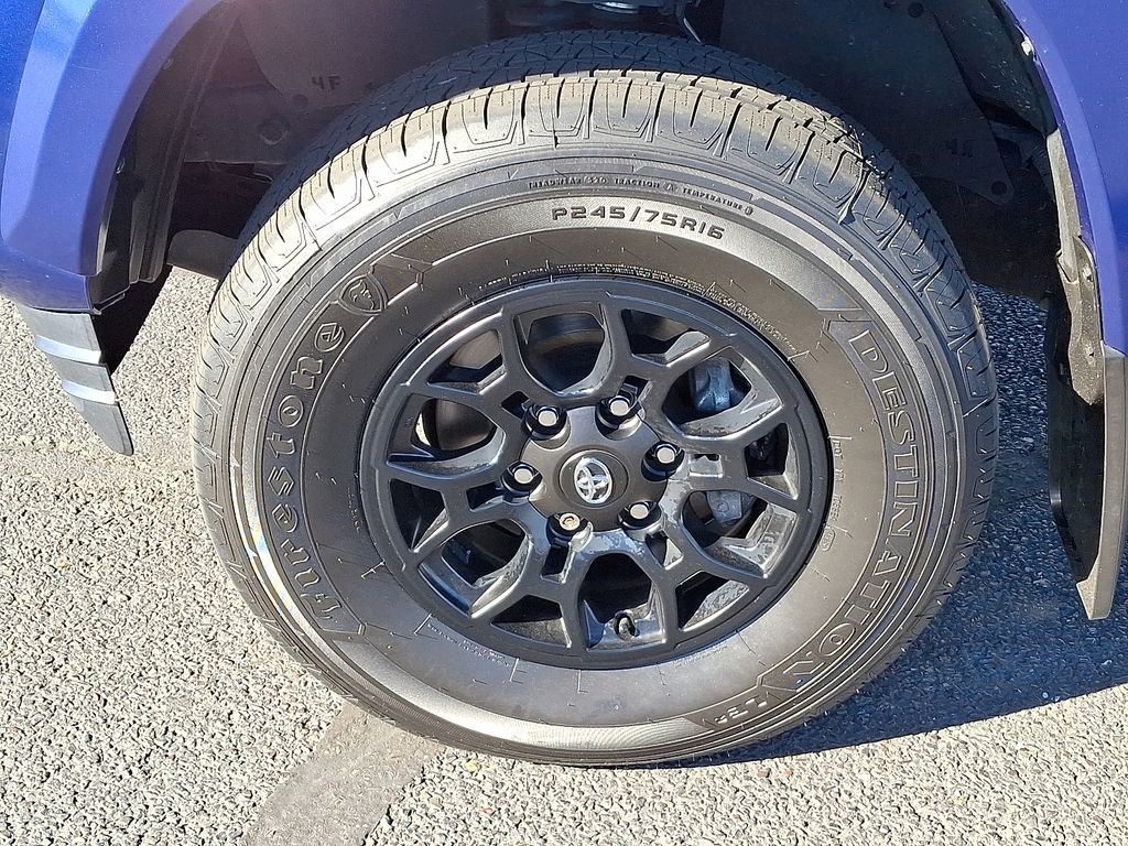 Thumbnail: 2022 Toyota Tacoma - 8