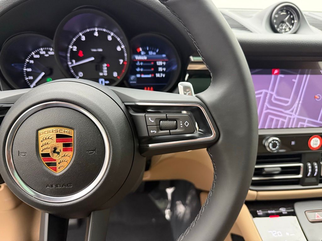 Thumbnail: 2026 Porsche Macan - 14