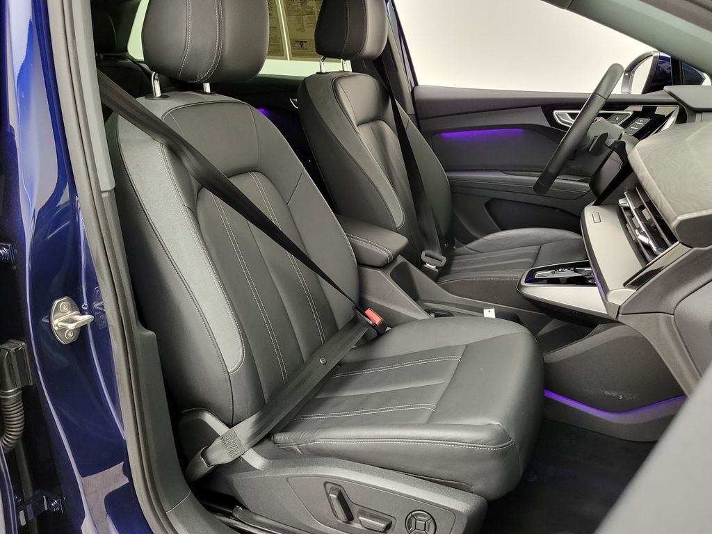 Thumbnail: 2023 Audi Q4 e-tron - 14