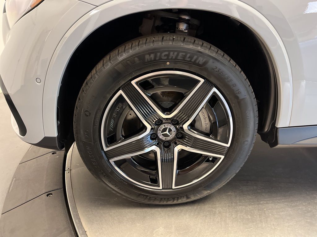 Thumbnail: 2026 Mercedes-Benz GLC - 10