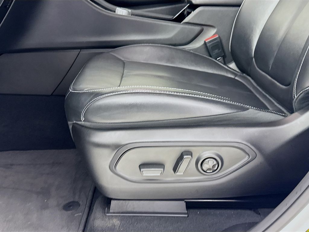 Used Car 2022 Jeep Grand Cherokee L  Limited For Sale Under $30,000 In Austin, Texas