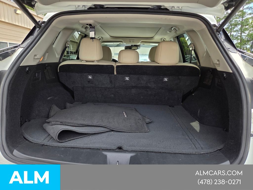 Used 2021 White Nissan SL image 13