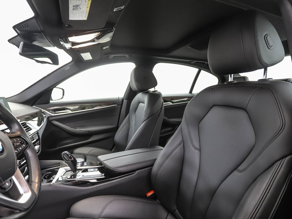 2020 BMW 5 Series 530i xDrive 11