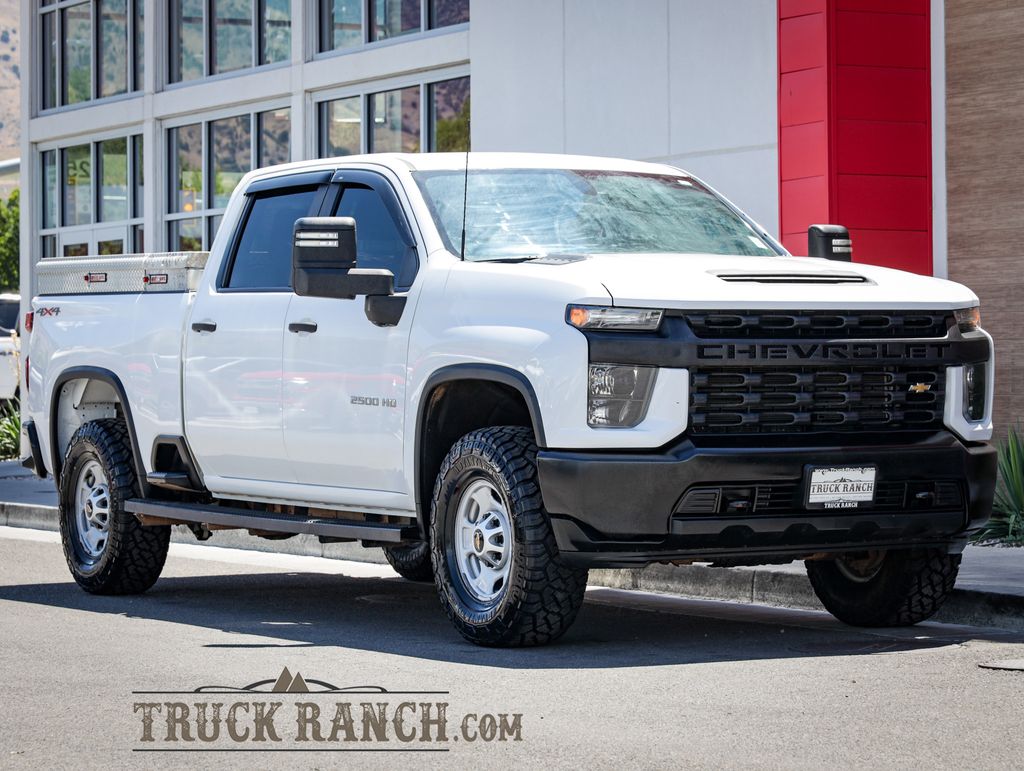 Summit White 2022 Chevrolet Silverado 2500HD Pickup Truck Four-Wheel Drive 6-Speed Automatic