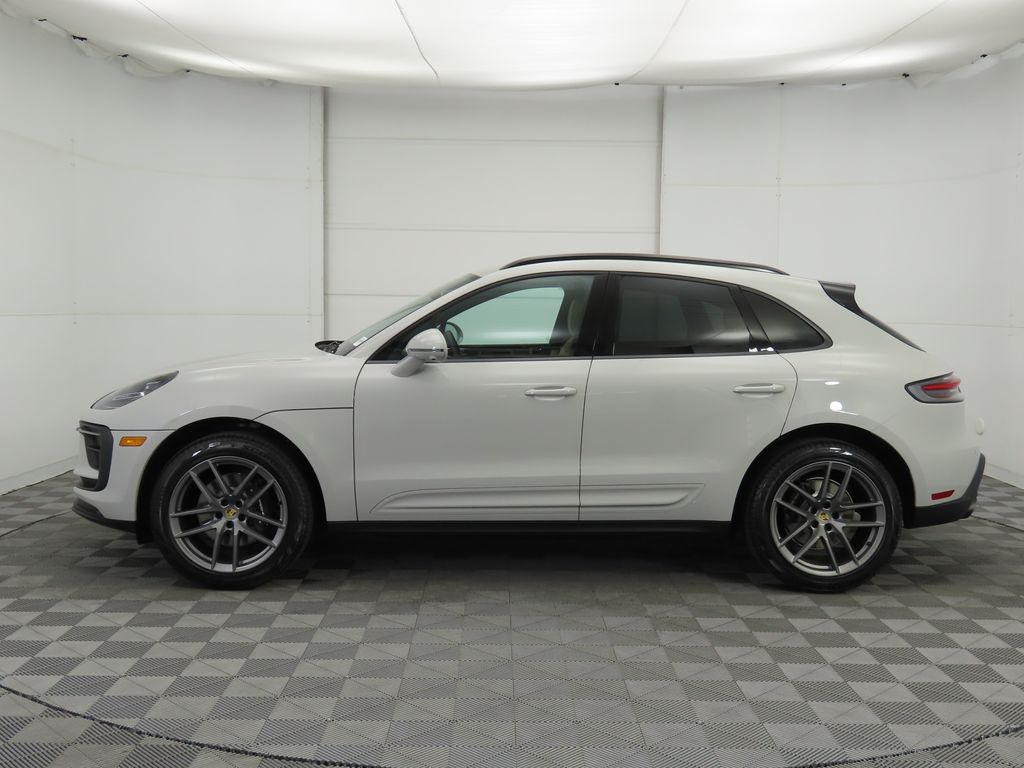 Thumbnail: 2025 Porsche Macan - 2