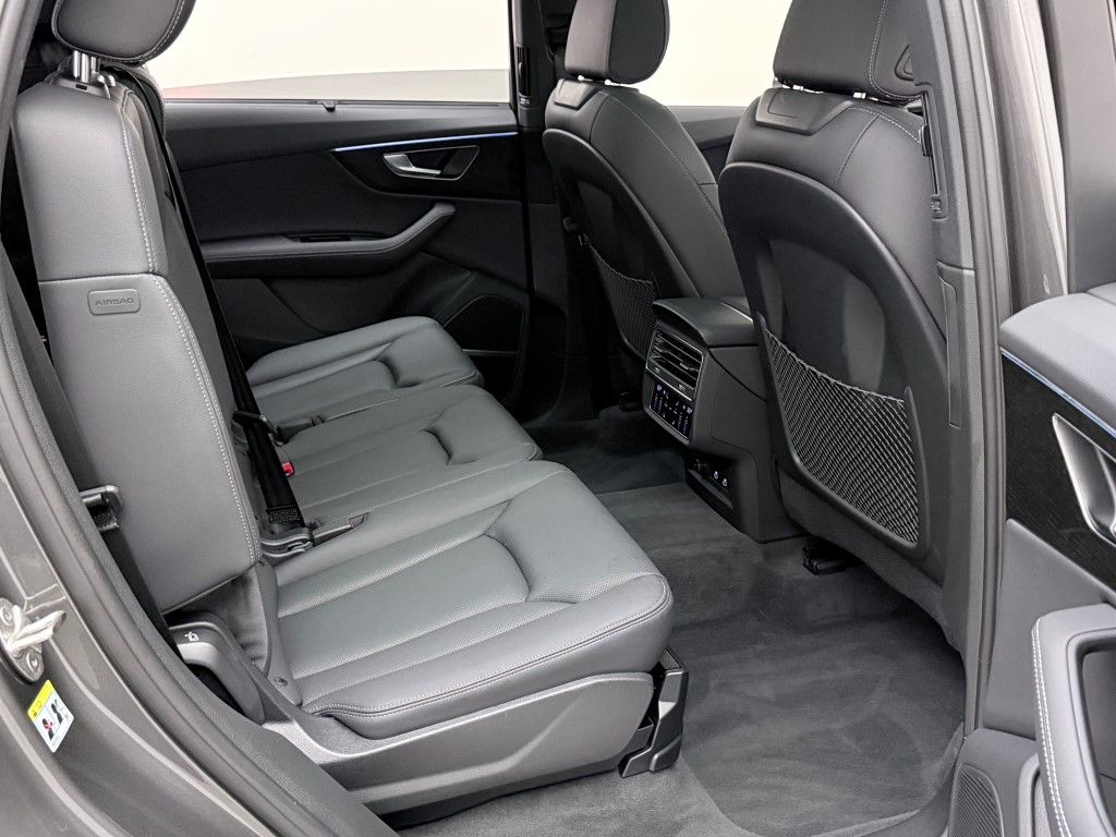 Thumbnail: 2025 Audi Q7 - 23