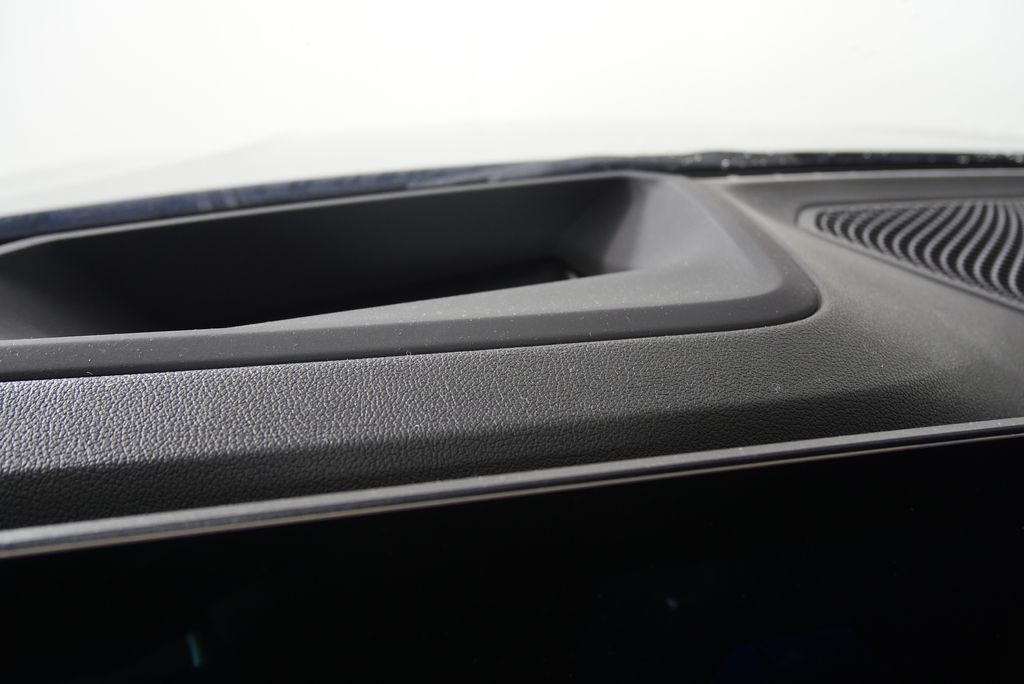 Thumbnail: 2024 BMW 3 Series - 21