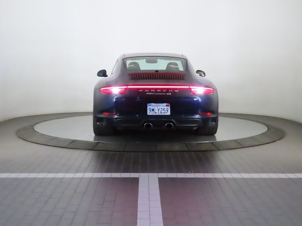 Thumbnail: 2017 Porsche 911 - 6