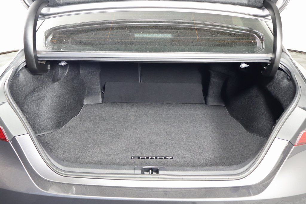 2019 Toyota Camry XSE 14