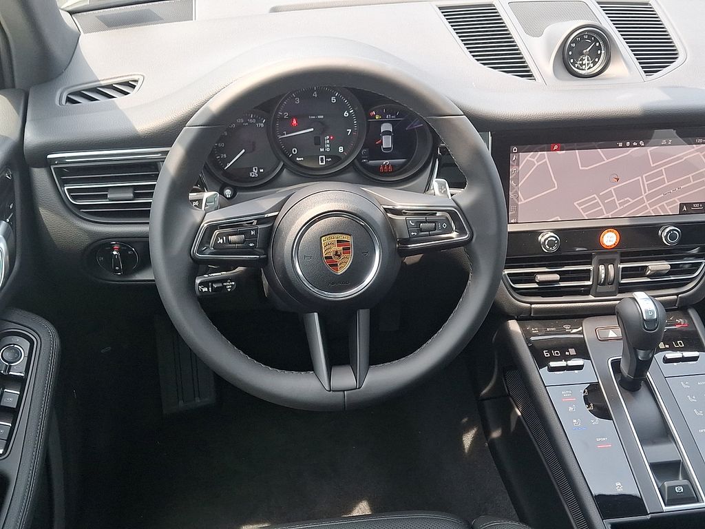 Thumbnail: 2026 Porsche Macan - 13