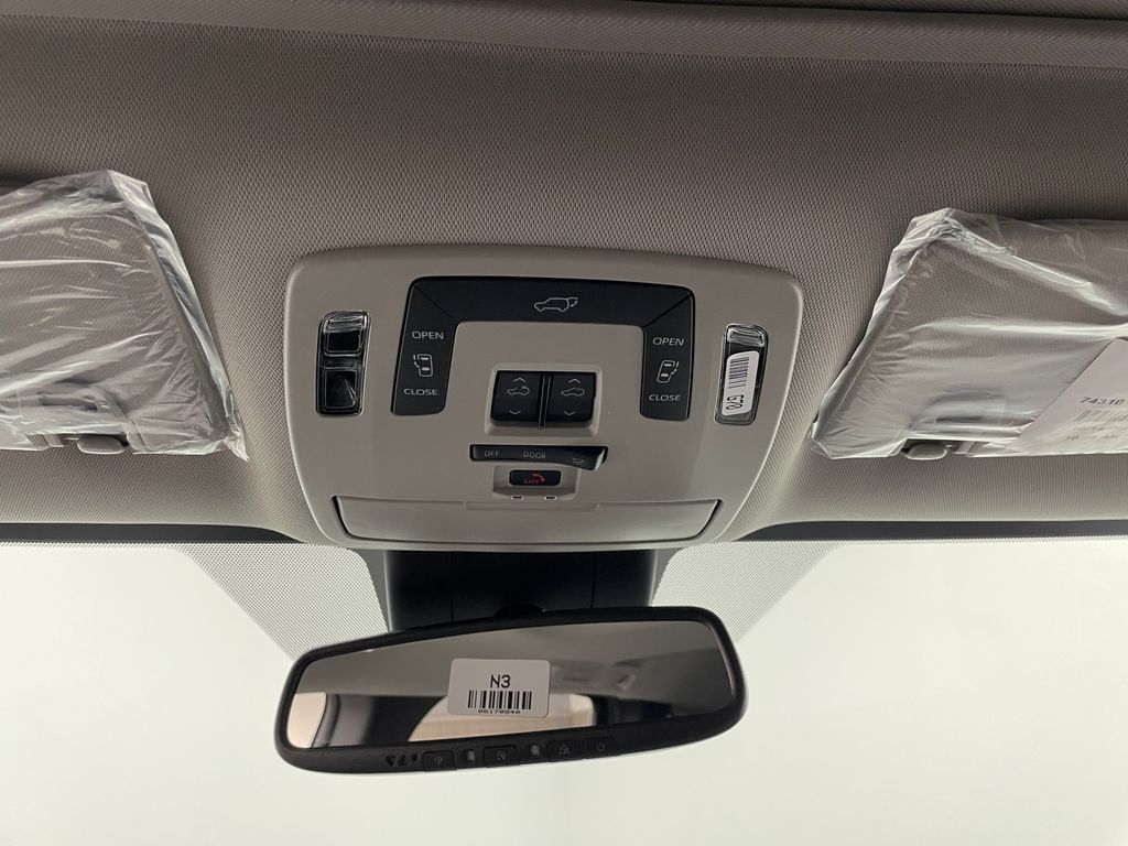 Thumbnail: 2025 Toyota Sienna - 31