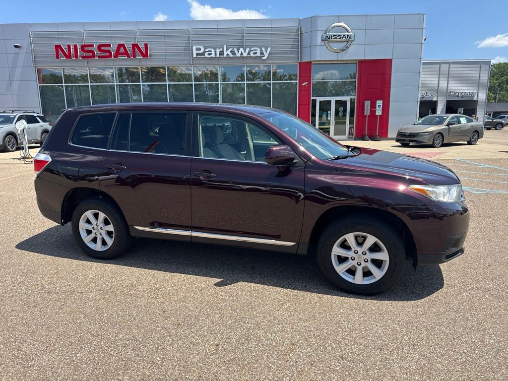 Red (Sizzling Crimson Mica) 2013 Toyota Highlander SUV / Crossover Front-Wheel Drive 6-Speed Automatic Overdrive