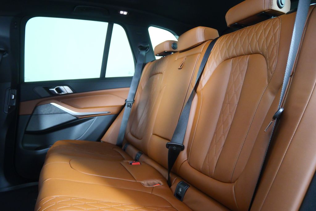 Thumbnail: 2026 BMW X5 - 16