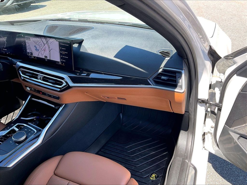 2023 BMW 3 Series — photo 12