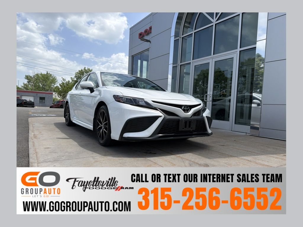 2024 Toyota Camry SE Nightshade FWD