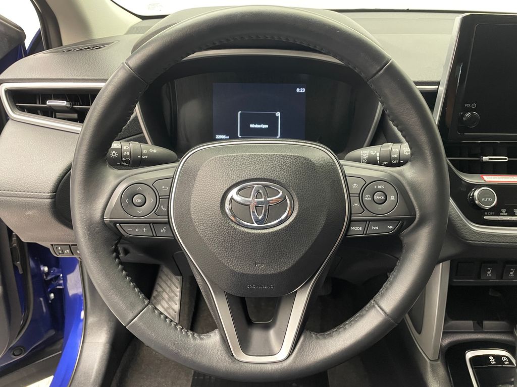 2024 Toyota Corolla Cross XLE 21