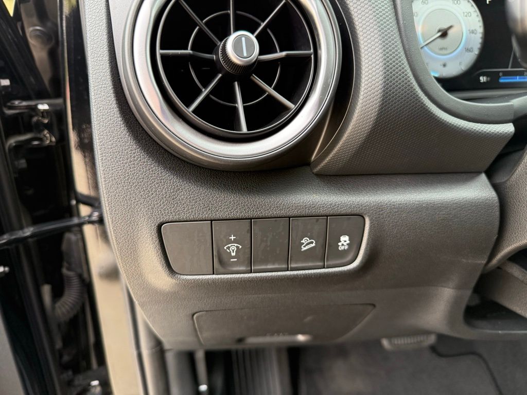 Thumbnail: 2023 Hyundai Kona - 12