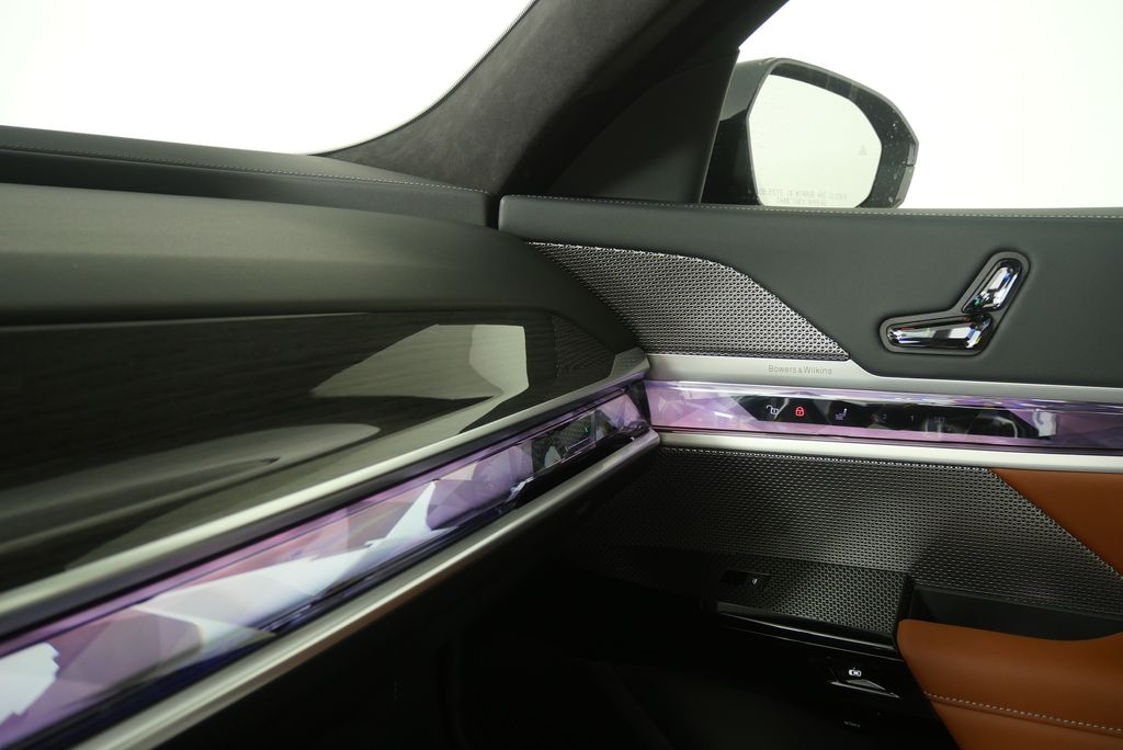 Thumbnail: 2026 BMW 7 Series - 27