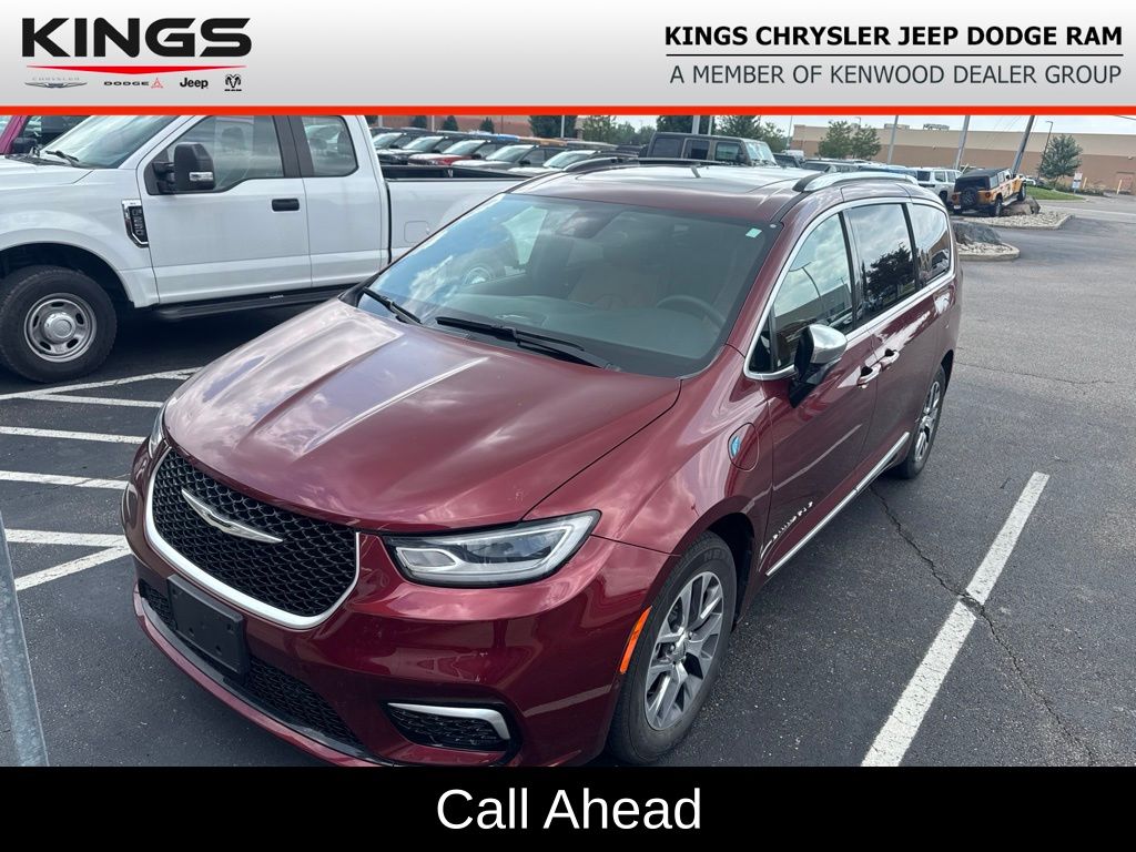  2023 Chrysler Pacifica Hybrid Pinnacle FWD   