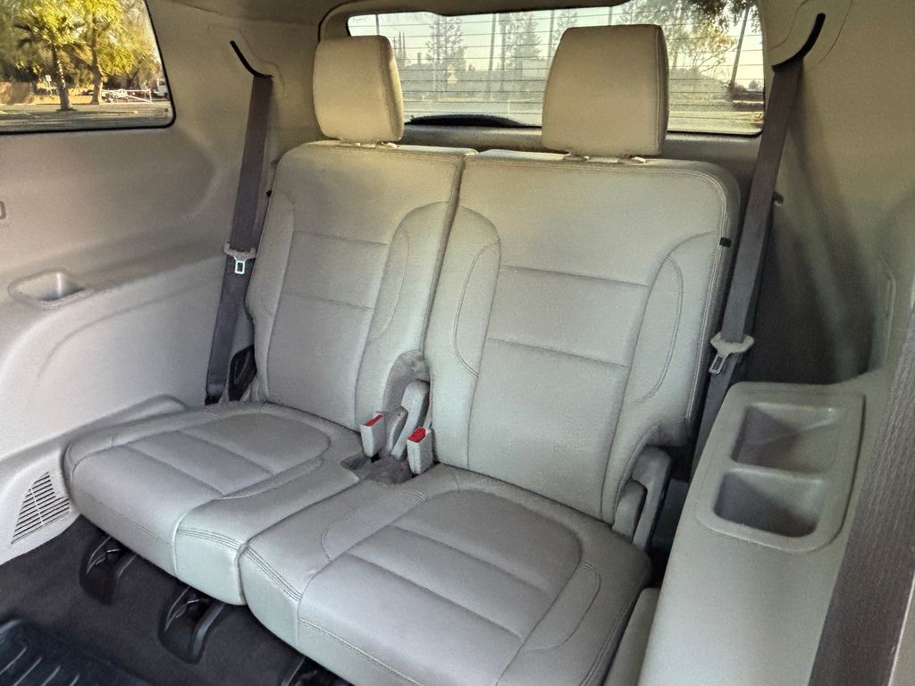 Thumbnail: 2019 GMC Acadia - 25