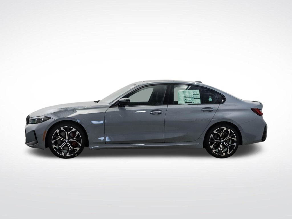 Thumbnail: 2026 BMW 3 Series - 2