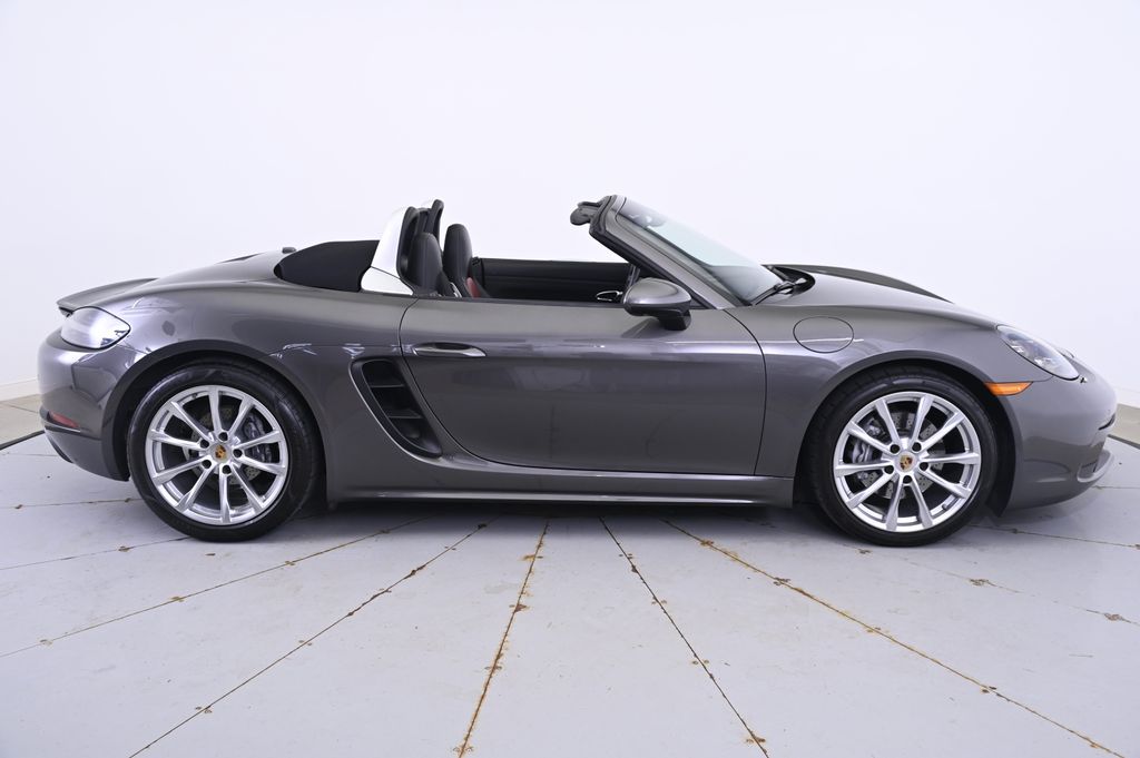 Thumbnail: 2021 Porsche 718 Boxster - 8