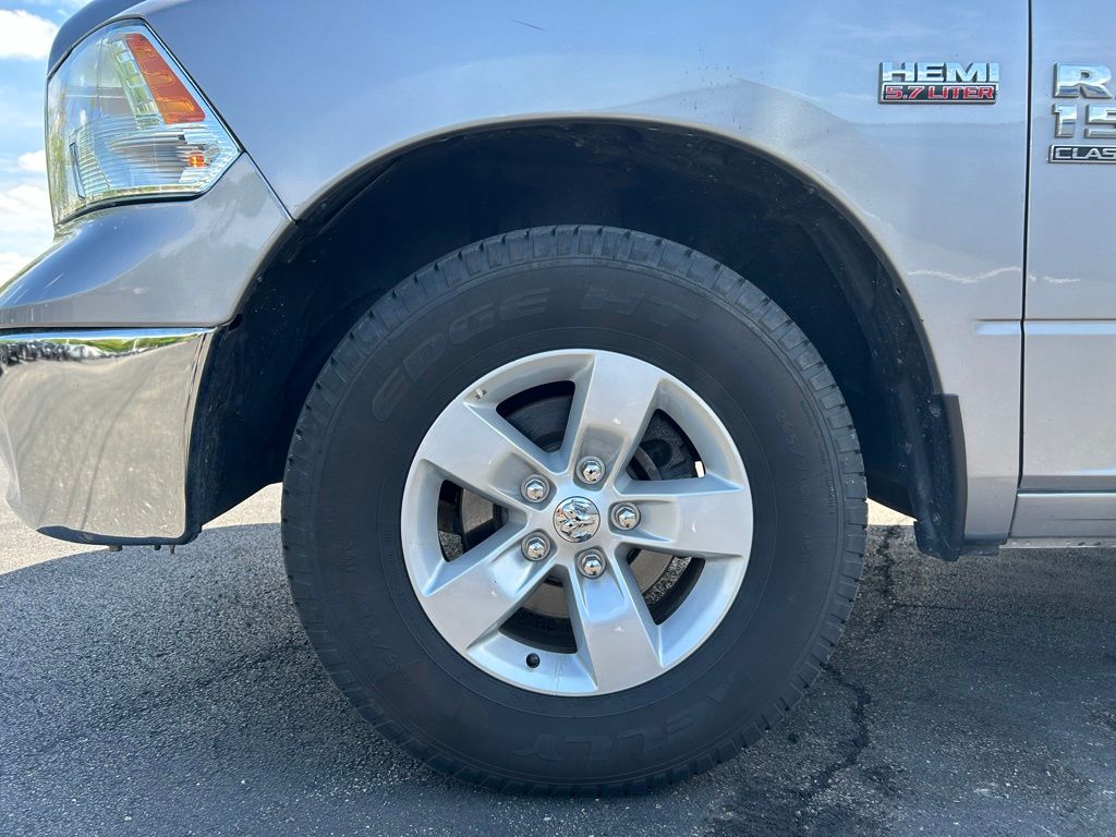 2021 RAM 1500 Classic SLT 9