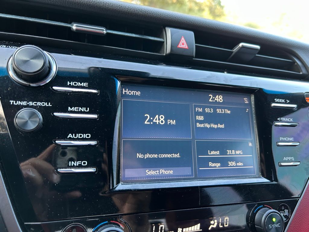 2018 Toyota Camry XSE 23