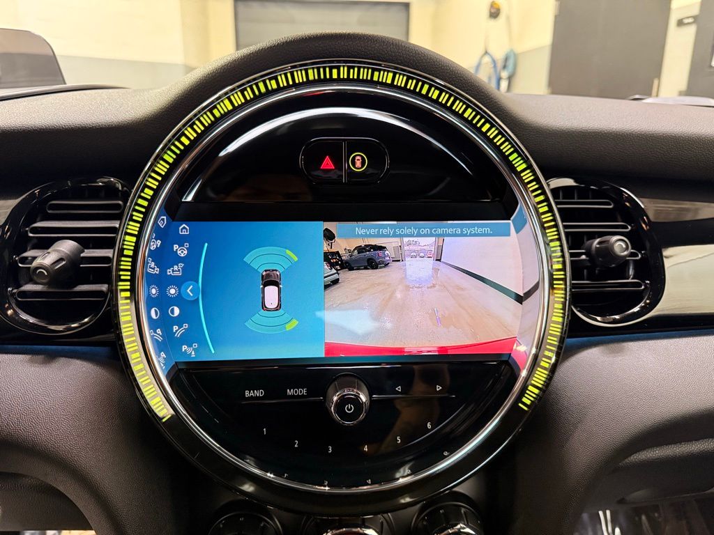 Thumbnail: 2024 MINI Cooper - 17