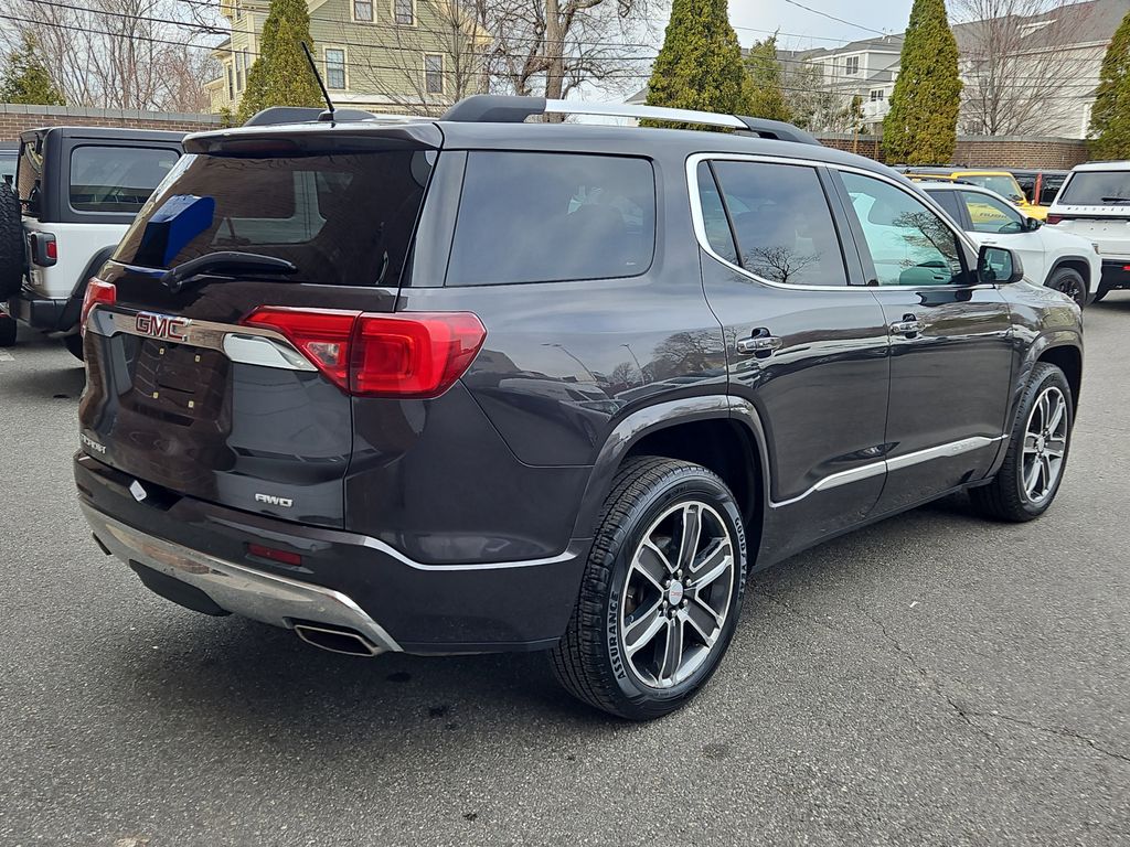 2017 GMC Acadia Denali photo