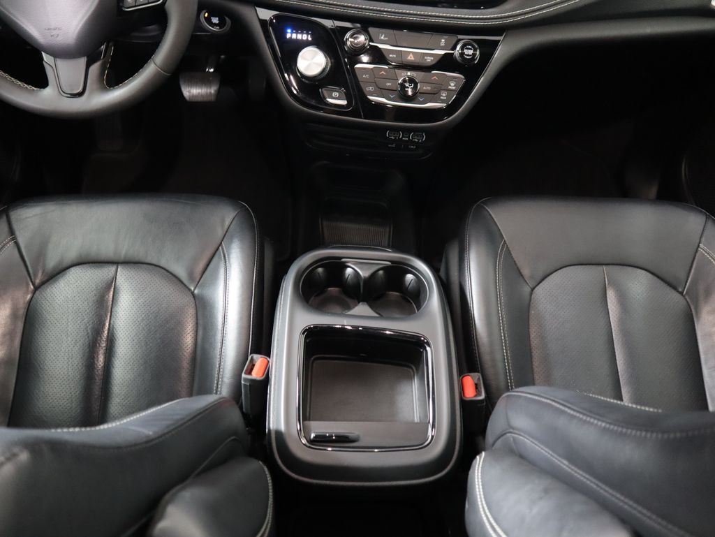 Thumbnail: 2022 Chrysler Pacifica - 14