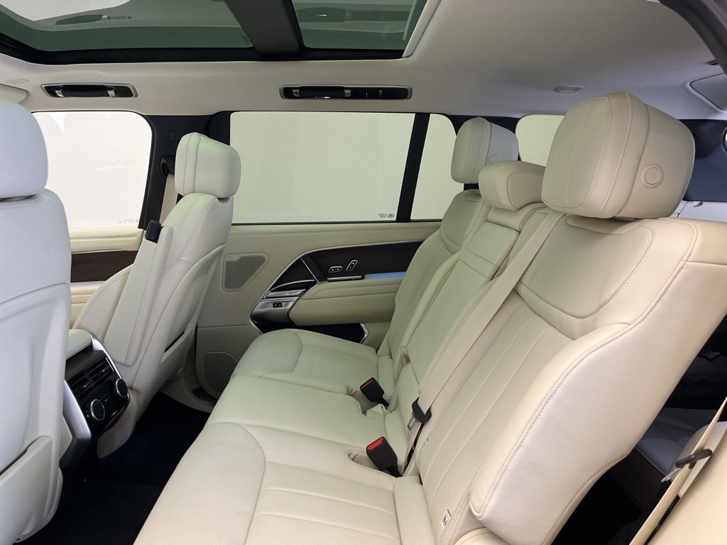 Thumbnail: 2023 Land Rover Range Rover - 25