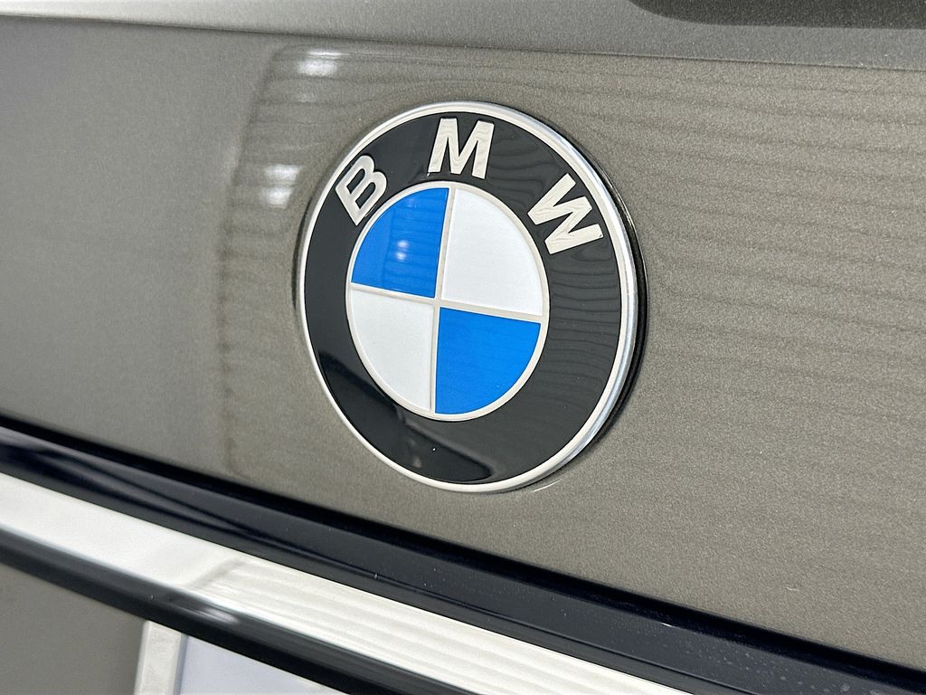 Thumbnail: 2026 BMW X7 - 22