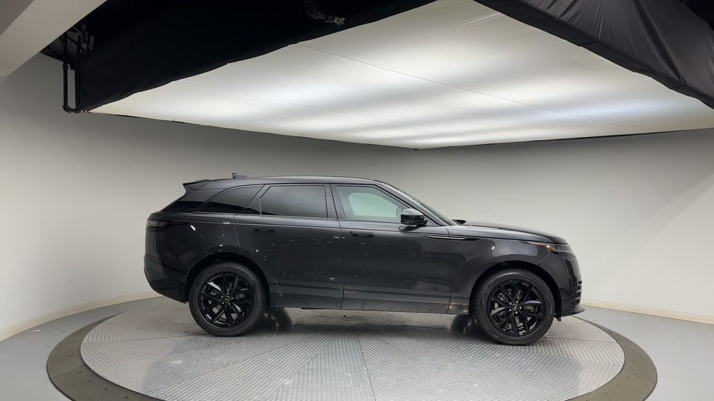 2025 Land Rover Range Rover Velar Dynamic SE 9