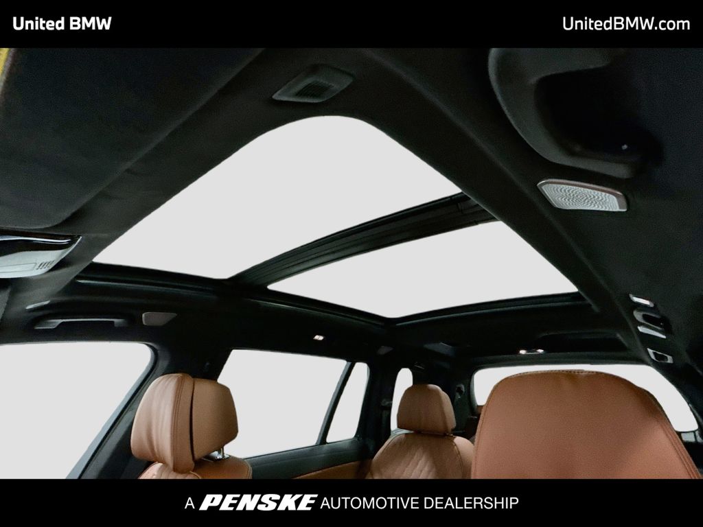 Thumbnail: 2027 BMW X7 - 12