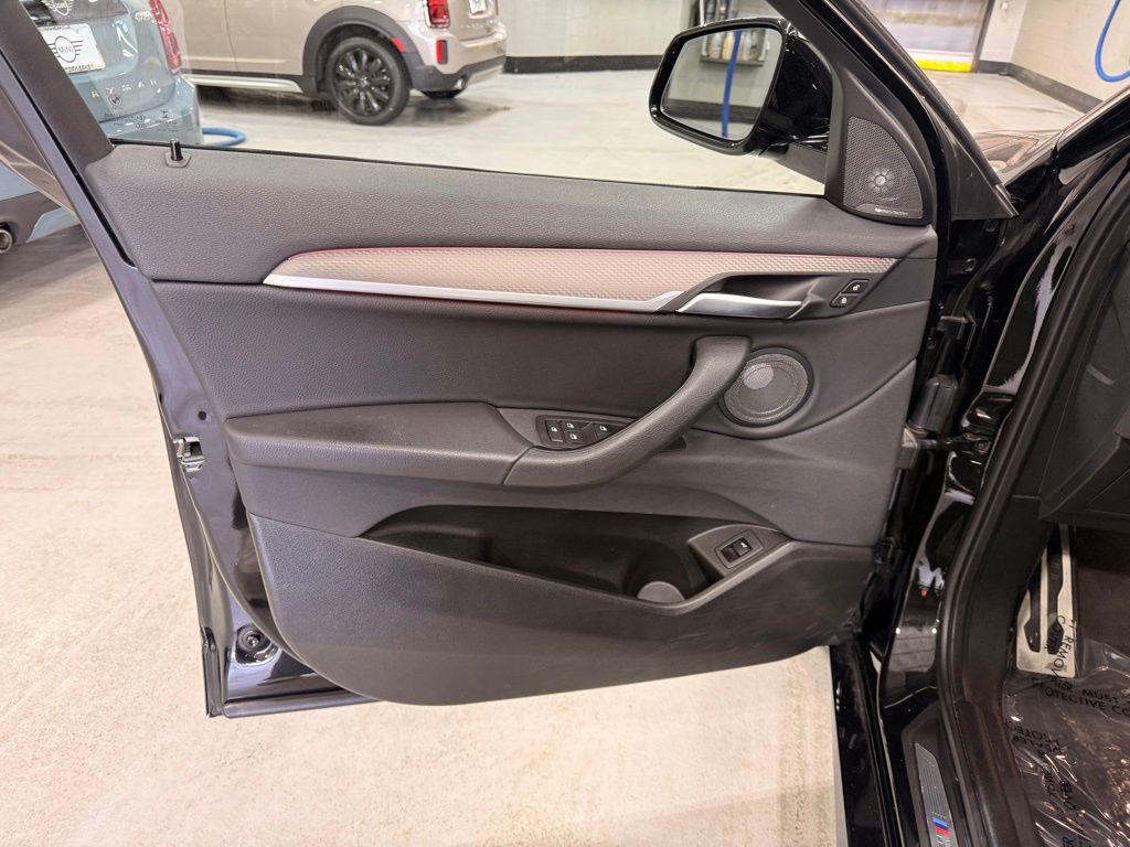 Thumbnail: 2022 BMW X2 - 10