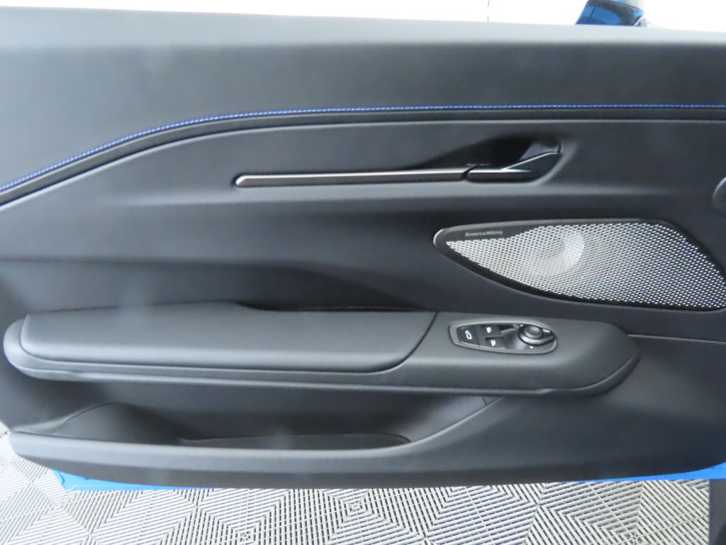 Thumbnail: 2025 Aston Martin Vantage - 22