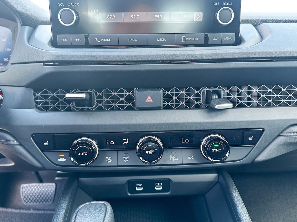 2025 Honda Accord SE 13