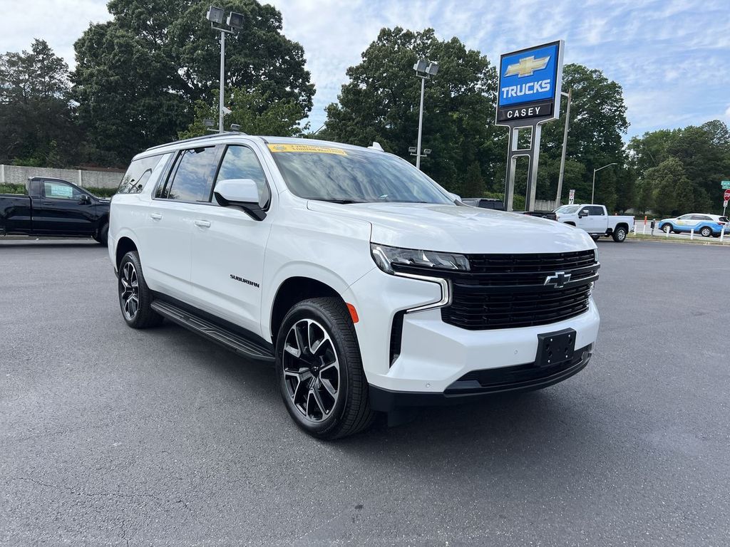 2023 Chevrolet Suburban RST photo