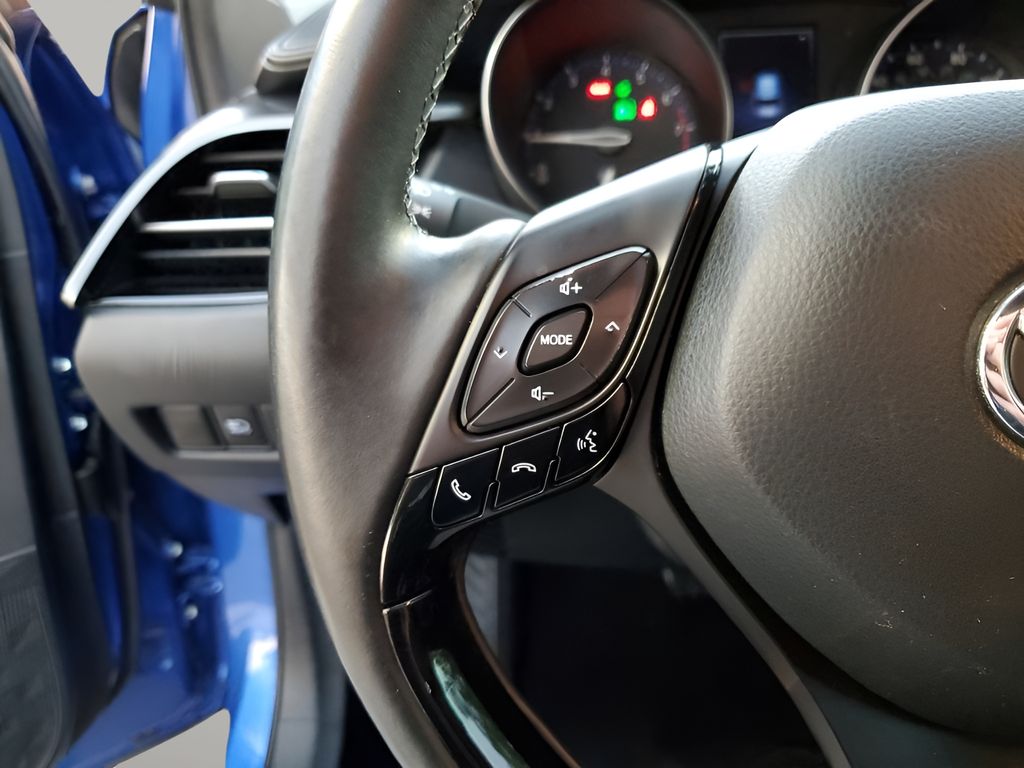 Used Car 2018 Toyota C-hr  Xle For Sale Under $12,000 In Austin, Texas