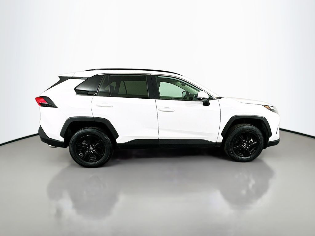 2022 Toyota RAV4 XLE 4