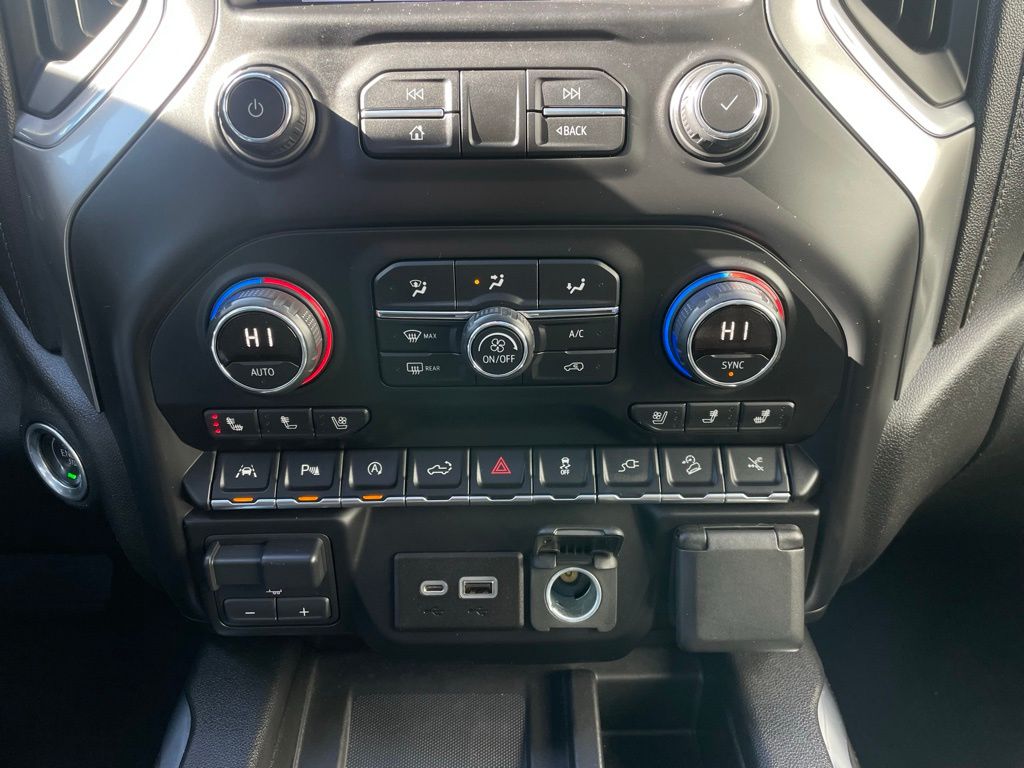 Thumbnail: 2019 Chevrolet Silverado 1500 - 18