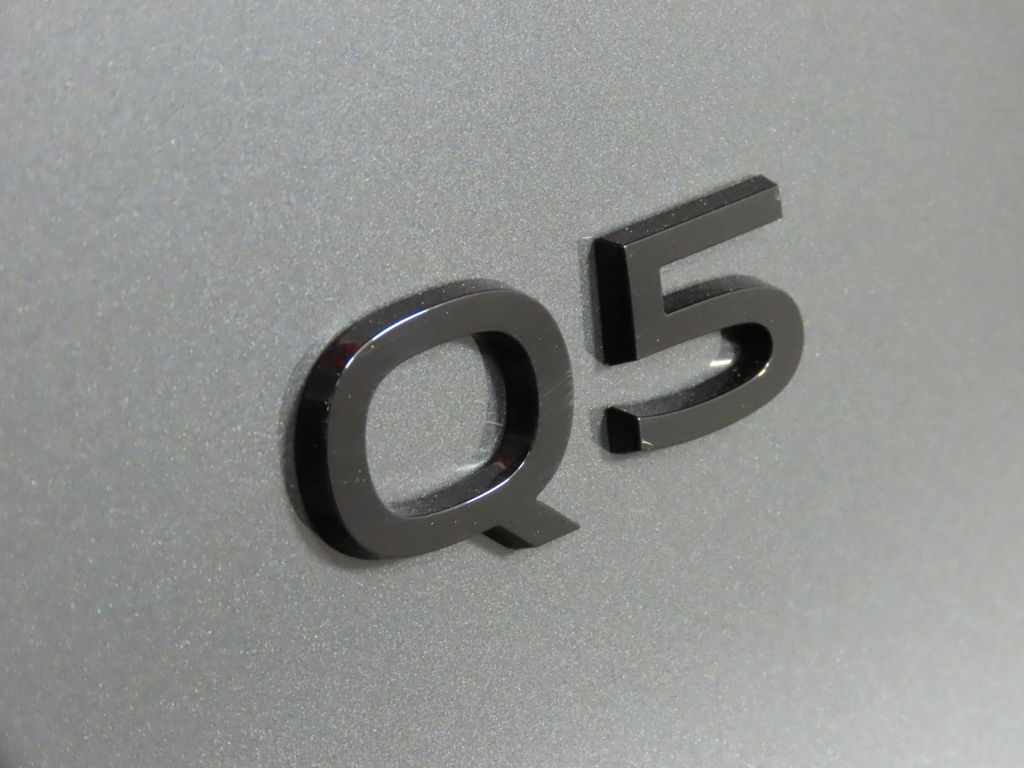 Thumbnail: 2025 Audi Q5 - 9