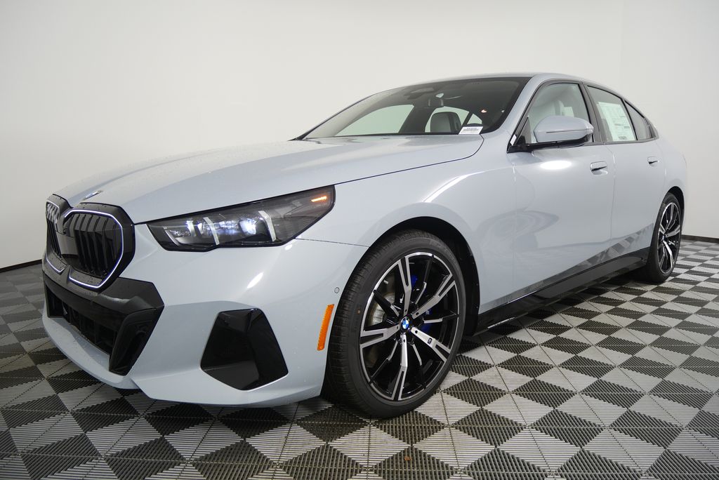Thumbnail: 2026 BMW 5 Series - 8